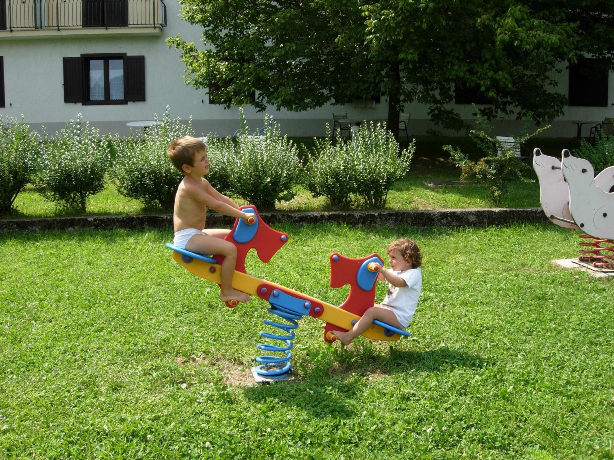 Casa Silvia Aparthotel Bezzecca